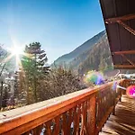 Primerose - Historic - Garden - - 5 Bedrooms - Mont-blanc Views Dağ evi *