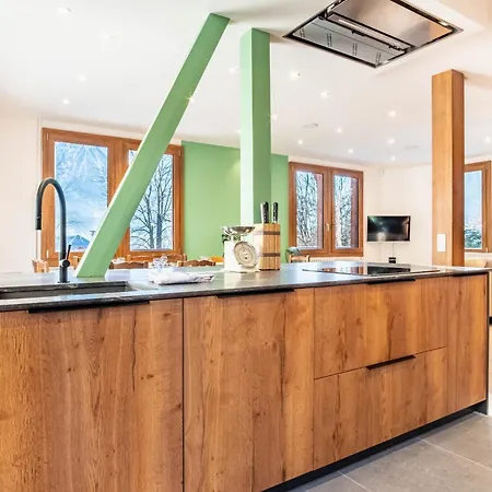 Primerose - Historic - Garden - - 5 Bedrooms - Mont-blanc Views בקתה שאמוני