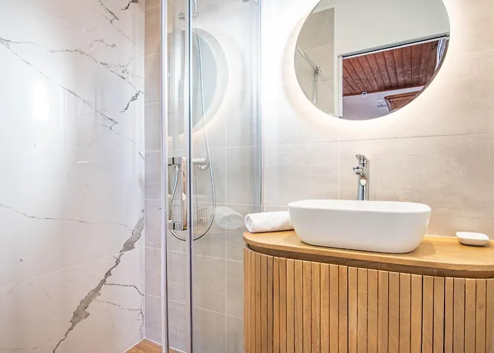 Primerose - Historic - Garden - - 5 Bedrooms - Mont-blanc Views Σαμονί