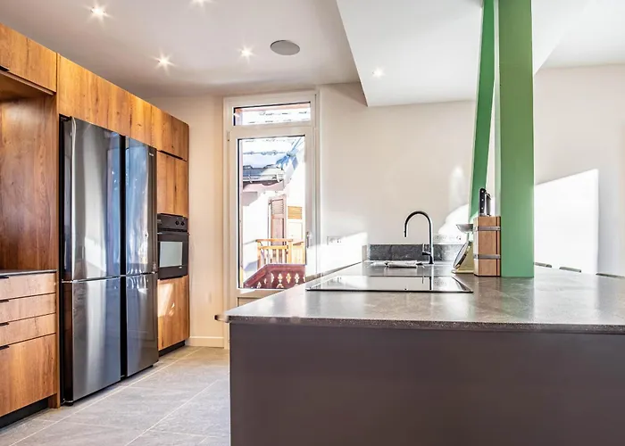 Primerose - Historic - Garden - - 5 Bedrooms - Mont-blanc Views בקתה שאמוני