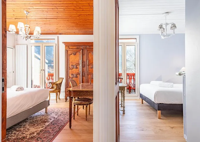 Primerose - Historic - Garden - - 5 Bedrooms - Mont-blanc Views בקתה שאמוני